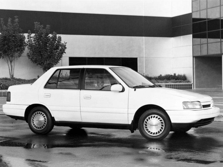  Hyundai Excel Sedan 1989 года  (фото 6 из 6)